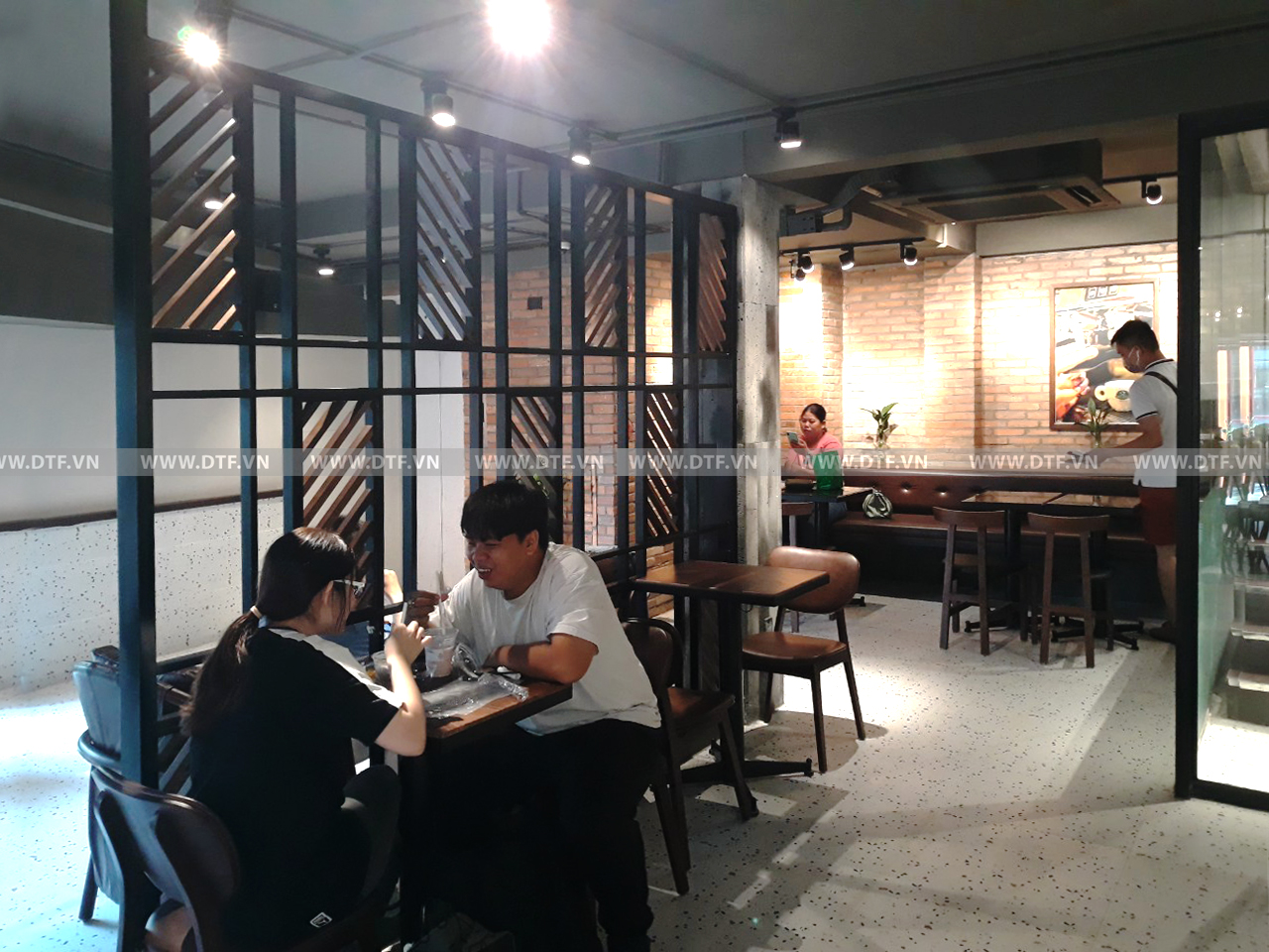 Thi công cửa hàng Phúc Long Phan Xích Long Coffee & Tea Hồ Chí Minh
