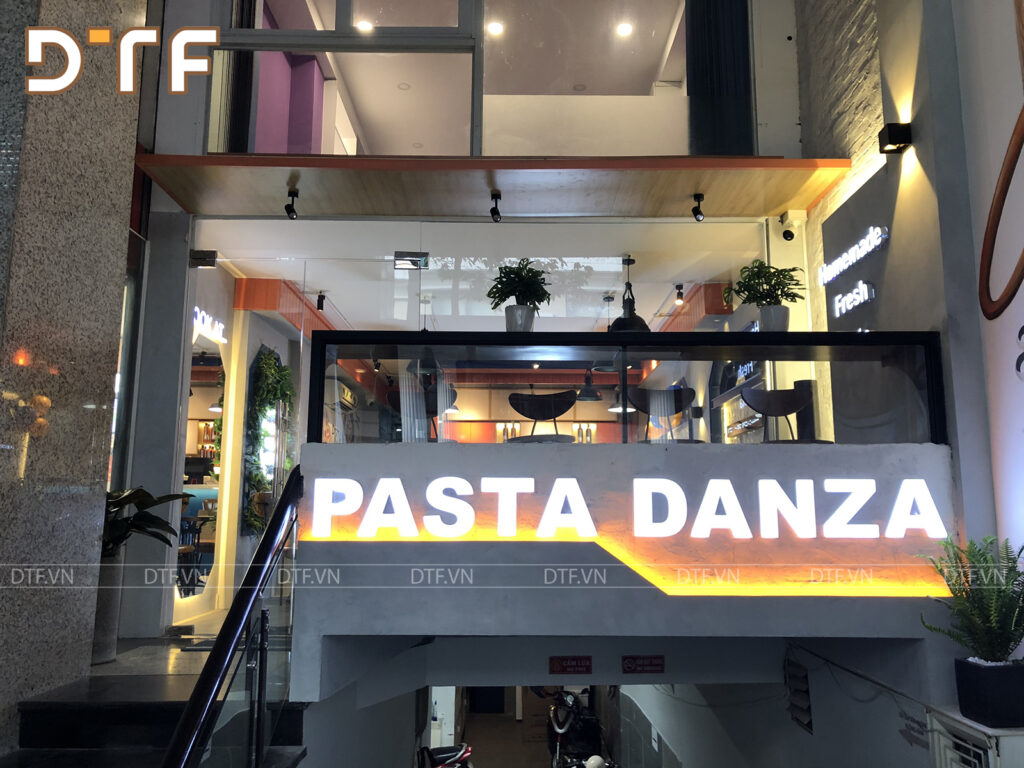 Thiết kế thi công cửa hàng pizza pasta danza quận 1